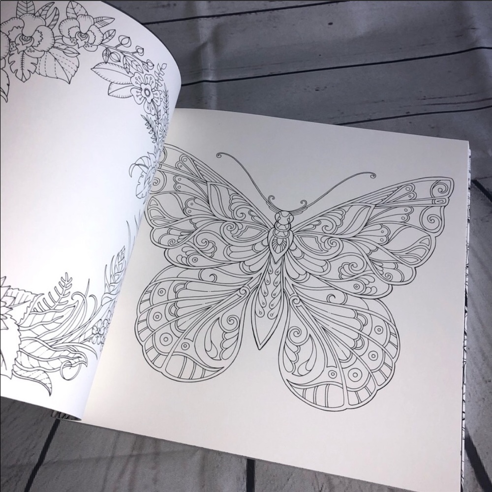 Johanna Basford Magical Jungle Book - Picture 5 of 5
